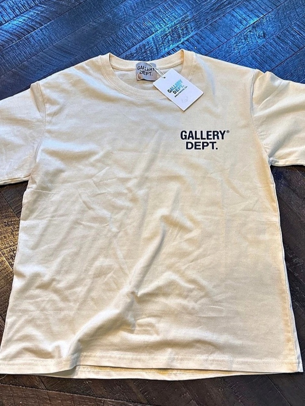 Gallery Dept. Souvenir T-Shirt. Short Sleeve Cream NWT